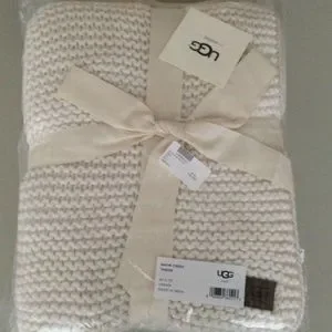 Ugg snow creek throw new arrivals
